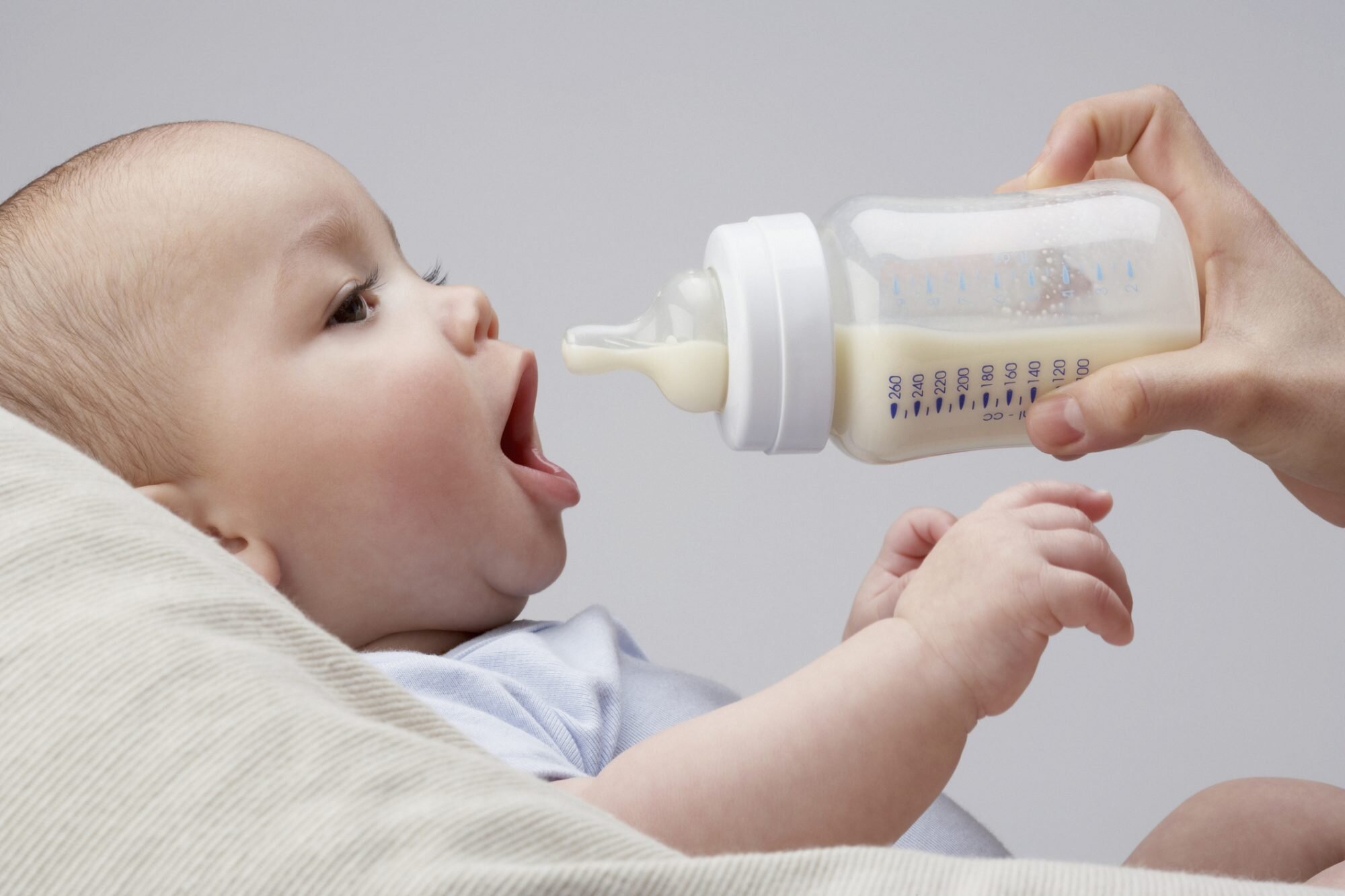 Get To Know About Switching Baby To Whole Milk Side Effects